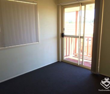 3 BEDROOM TOWNHOUSEâWarrigal State School Catchment - Photo 4