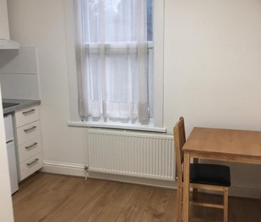 1 Bed Flat, Northbrook Road, IG1 - Photo 4