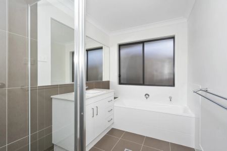 3 Bedroom Low Maintenance Duplex - Photo 4