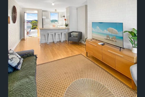 Swagger in Fremantle. - Photo 1