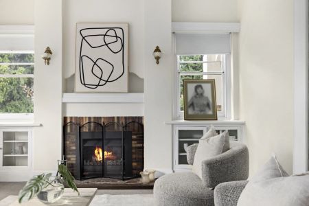 Family-Sized Art Deco Classic on a Prime Corner offering Comfort & Character - Photo 3