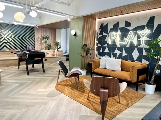 Studio Flat, Great West Road, TW8 - Photo 1