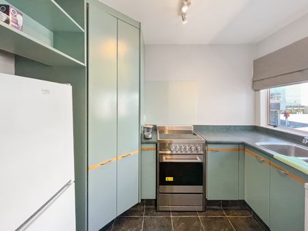 Lovely 2-bedroom home on the city end of Mt cook with garage. - Photo 2