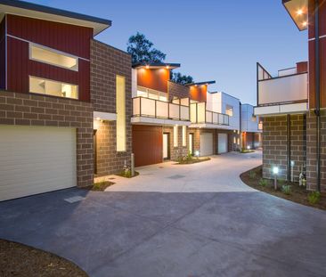 PERFECT LOCATION, PERFECT TOWNHOUSE - Photo 4