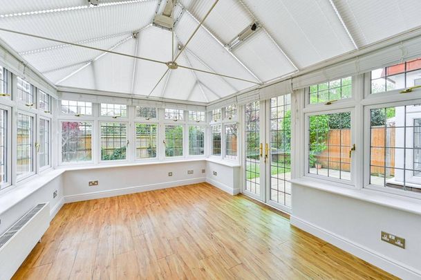 6 bedroom detached house to rent - Photo 1