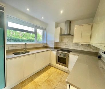 Sea Road, BH5 1BE, Bournemouth - Photo 2