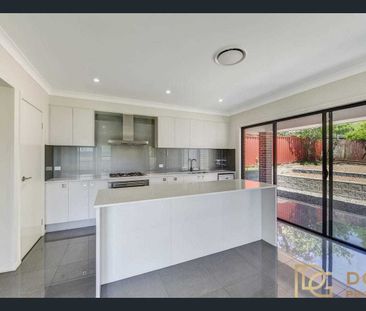 Modern Family Home - Photo 4