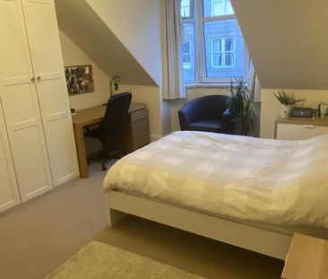 4 bedroom terraced house to rent - Photo 5