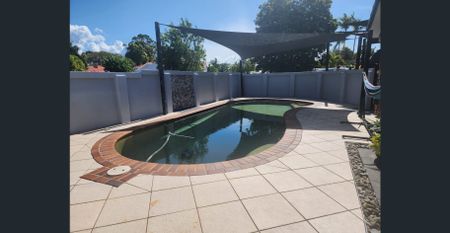 🌞 Coastal Living at Its Best – Mostly Furnished Home for Rent in Burleigh Waters from January 2025 for approx. 6 months🌞 - Photo 4