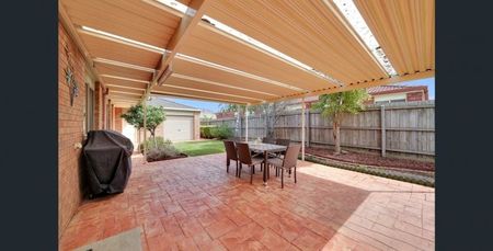 9 Elliott Court Burnside VIC - Photo 3