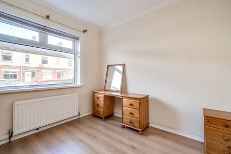 28 Sunnyside Drive, Belfast, BT7 3DX - Photo 4