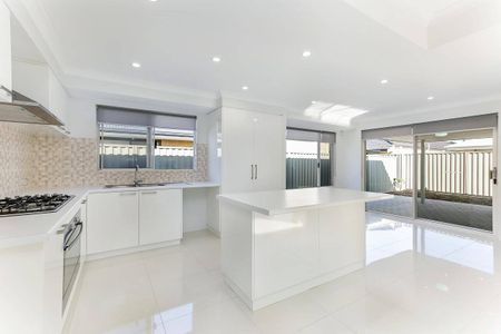 Modern Family Living in Piara Waters - Photo 4