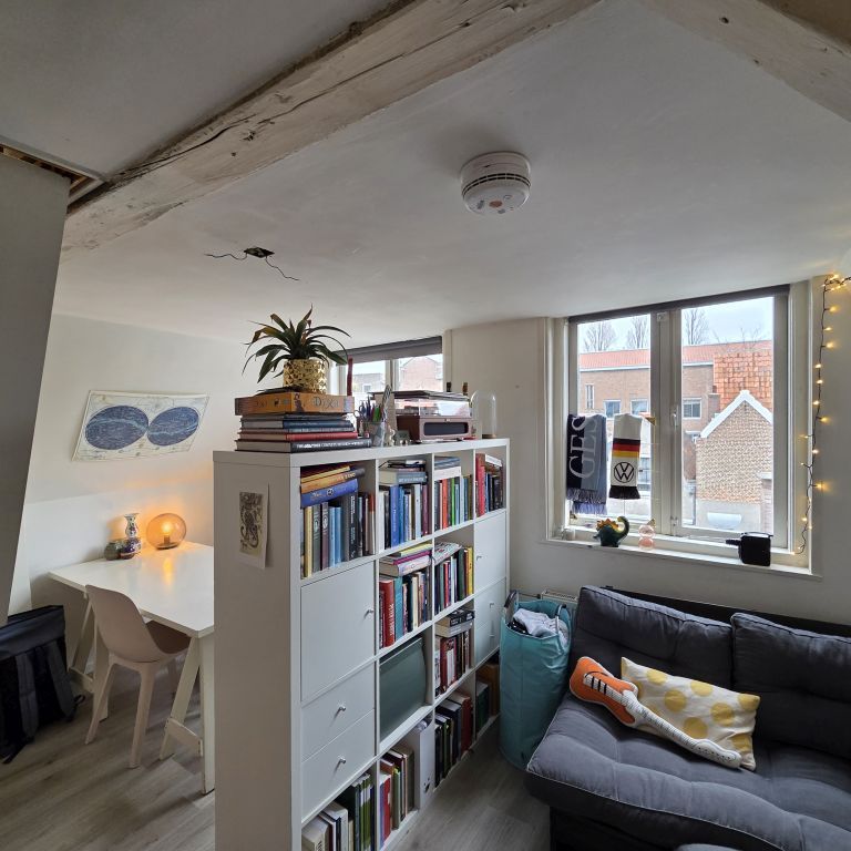 Ruime kamer Langegracht ( tijdelijk huurcontract ) - Photo 1