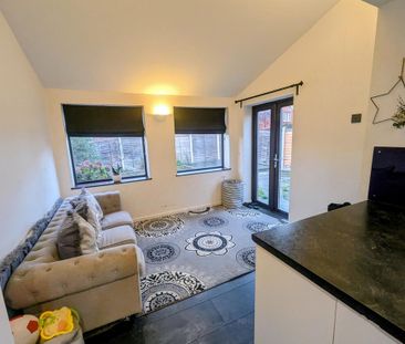 2 bedroom semi-detached house to rent - Photo 3