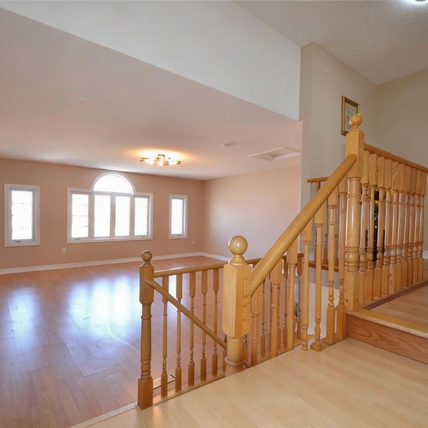 For Lease - 129 DEAN Avenue Unit# Upper Level, Barrie, Ontario - Photo 1