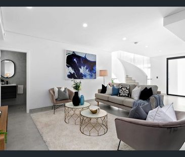 Architectural Elegance Meets Modern Luxury - Photo 2