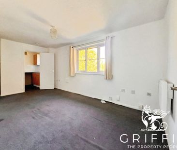 Falcon Avenue, Grays, RM17 - Photo 2