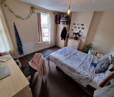 4 Bed Student Accommodation - Photo 2