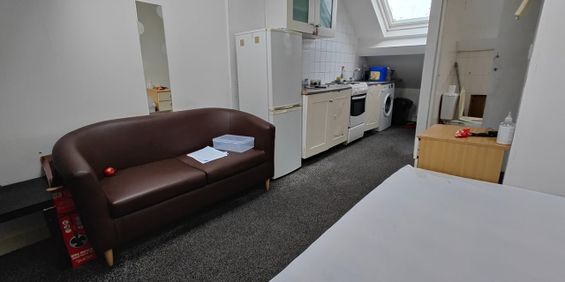 Studio Flat, Tyndale Street, LE3 - Photo 3