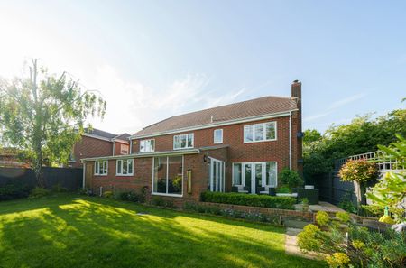 5 bedroom detached house to rent - Photo 4