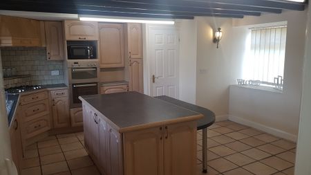 5 Bedroom Detached House - Photo 5