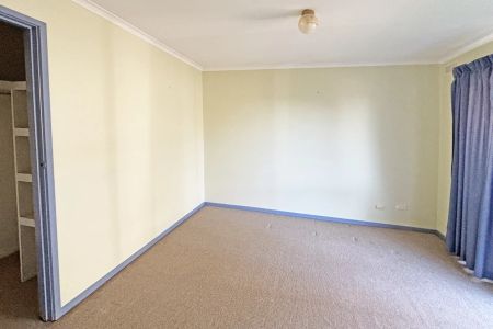 Conveniently Located - Photo 2