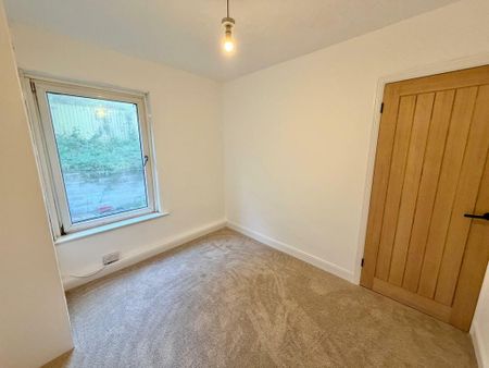 2 bedroom end of terrace house to rent - Photo 2