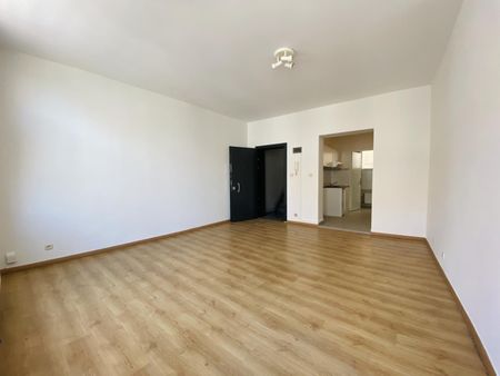 À LOUER – Studio lumineux au cœur de Bruxelles – 2e étage - Photo 4