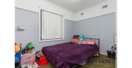 🏡 Four-Bedroom Brick Home in Peaceful Tarro 🌳 - Photo 3