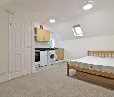 Studio to rent - Photo 1