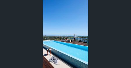 FULLY FURNISHED ONE BEDROOM APARTMENT AT THE HEART OF ALBERT PARK LAKE - Photo 5