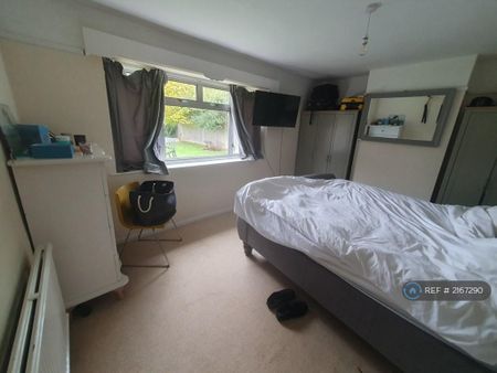 3 bedroom detached house to rent - Photo 3