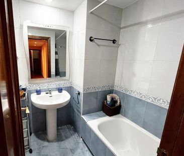 Piso de alquiler en Calle Periana, San Fermín - Photo 1