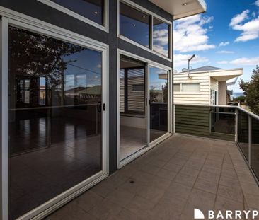 Perfect Beachside Living – Just Steps from Edithvale Beach - Photo 6