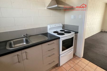 Lovely 2 bedroom unit - Photo 3