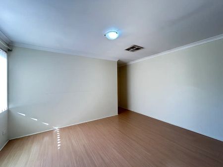 “CLOSE TO SCHOOLS, SHOPS AND TRANSPORT” - Photo 5