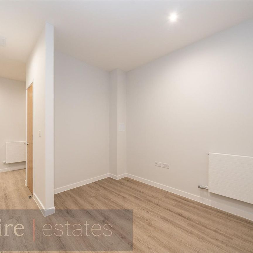 Bryanston Court, Selden Hill, Hemel Hempstead, HP2 4TN, Hertfordshire - Photo 1