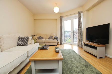 2 bedroom flat to rent - Photo 4