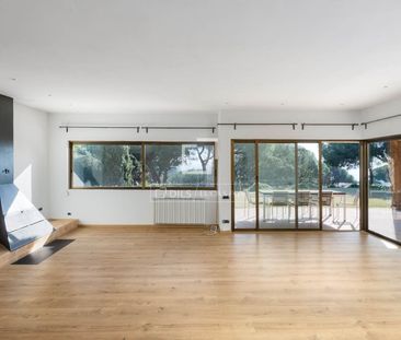 Spectacular 5-bedroom house for sale in a prime residential area of... - Photo 1