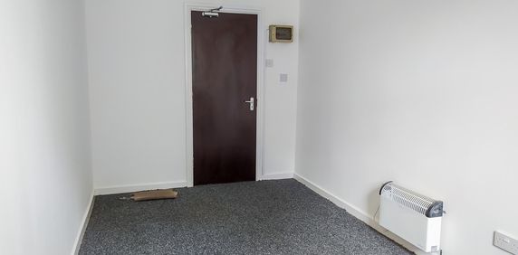1 Bedroom Bedsit Flat For Rent - Photo 2