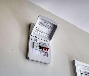 Thundersley Park Road, Benfleet, SS7 - Photo 3