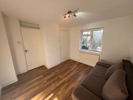 Hornbeams, Harlow - Photo 5