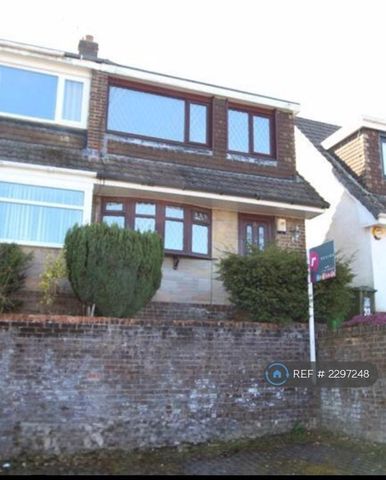3 bedroom semi-detached house to rent - Photo 2