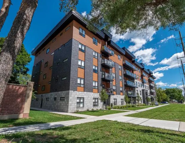 Village West Apartments | 1355 Commissioners Road West, London - Photo 1