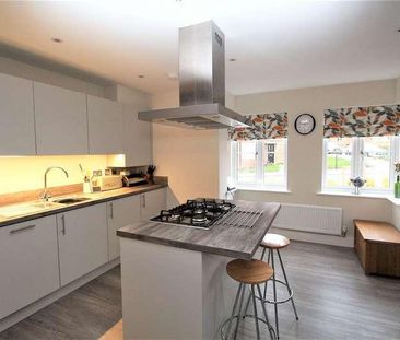 Rowden Way, Alton, Hampshire, GU34 - Photo 6