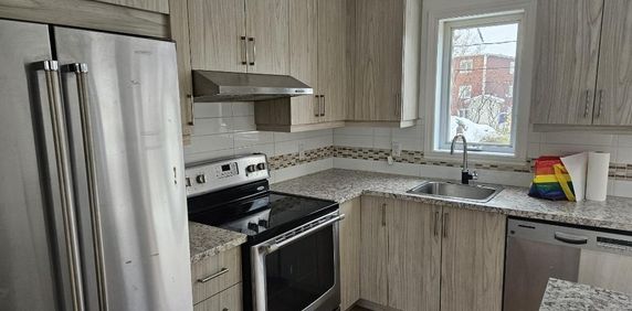 MAISON À LOUER - DISPONIBLE MAINTENANT - Photo 2