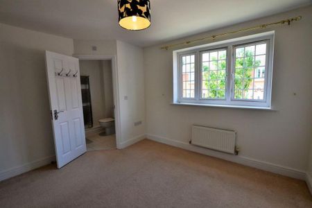 3 bedroom detached house to rent - Photo 4