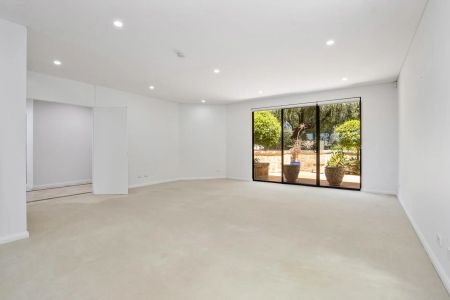 Contemporary Luxury Living in One of Perth's Most Exclusive Addresses - Photo 5