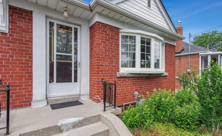 For Lease - 978 Pharmacy Avenue Unit# Main, Toronto, Ontario - Photo 2