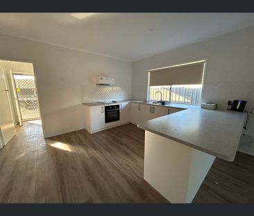 2 Curlew Crescent, Oxley Vale, NSW 2340 - Photo 1